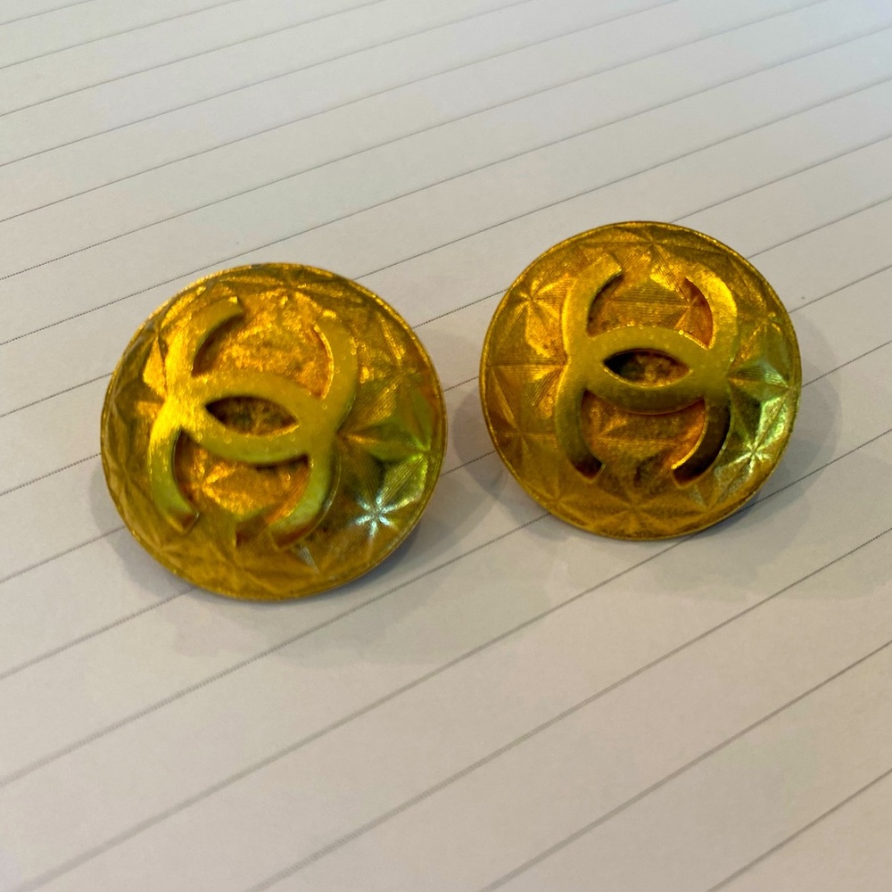 Gold plated vintage Chanel clip on earrings.